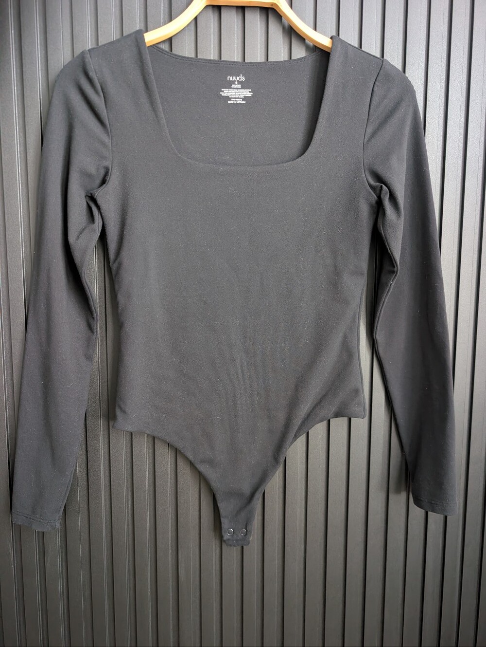 NUUDS Black Long-Sleeve Square Neck Bodysuit | Size S